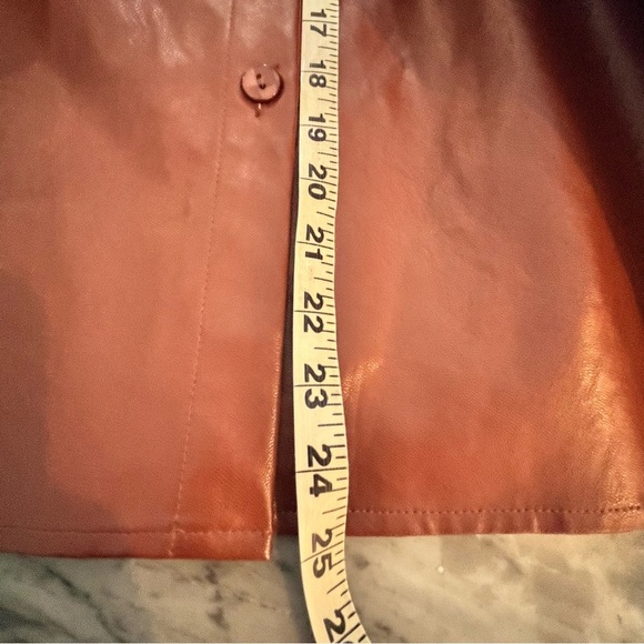 NWT VICI Pleather Vegan Leather Puffed Sleeve Button Down Shirt Caramel Brown M - Picture 10 of 11